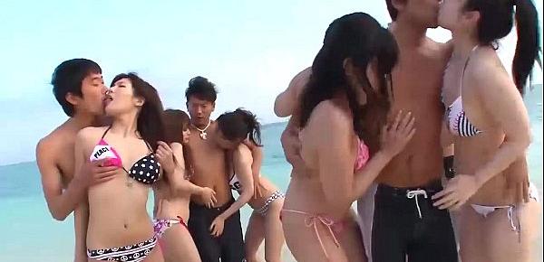  Subtitles - Outdoor orgy with beautiful japanese girls Kyouko Maki